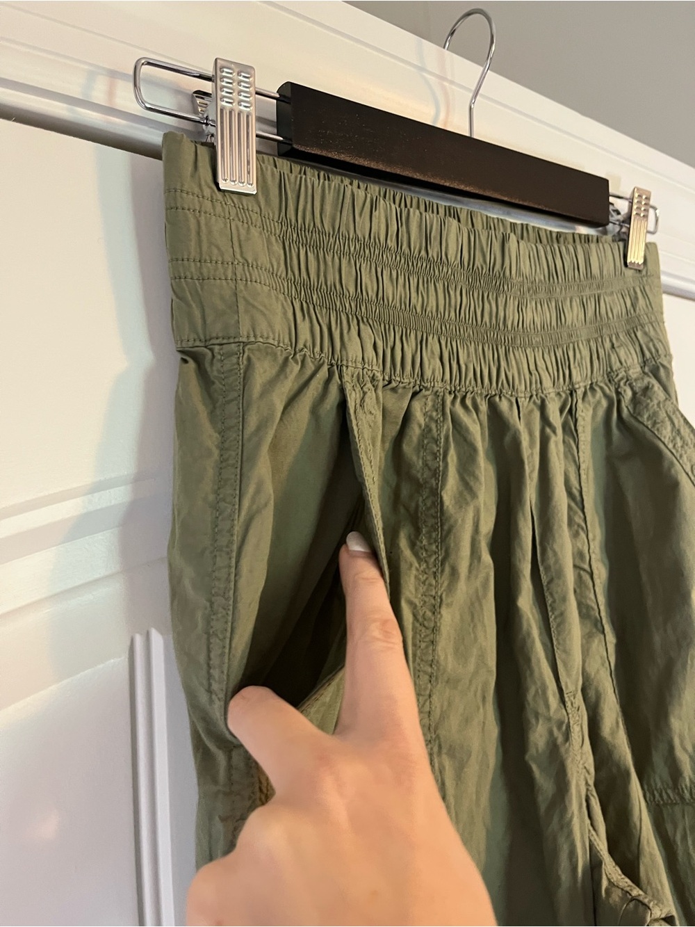 Aerie Easiest Cargo Pant Olive Green Size Small NWT - Picture 6 of 10